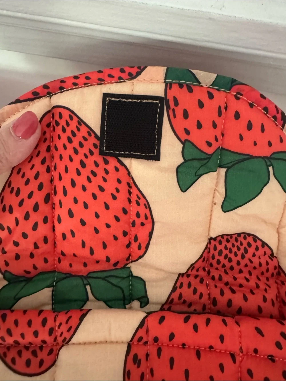 BAGGU Strawberry Print Quilted Sleeve - Pink & Red laptop sleeve soft sided case